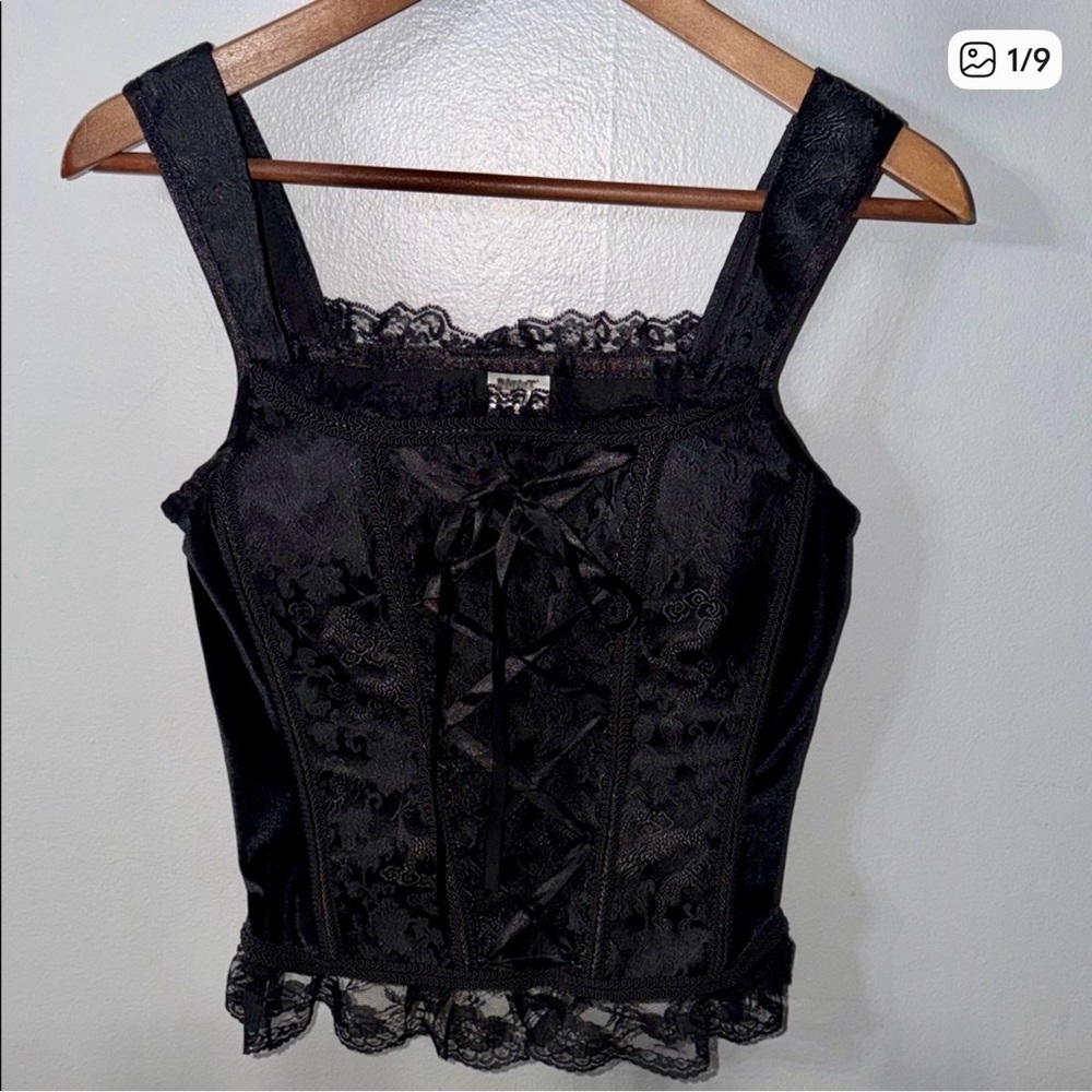 Corset Style Top | Structured Trend Piece Crop Top